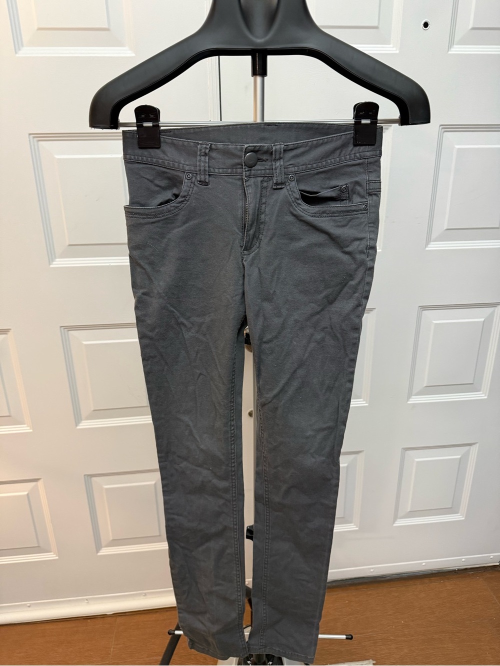 Divided Women’s Skinny Pants in Gray